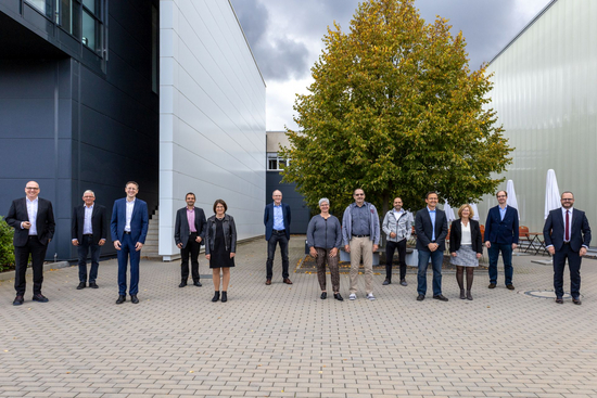 Picture: LAUDA celebrates three 40-year anniversaries of ser-vice to the company